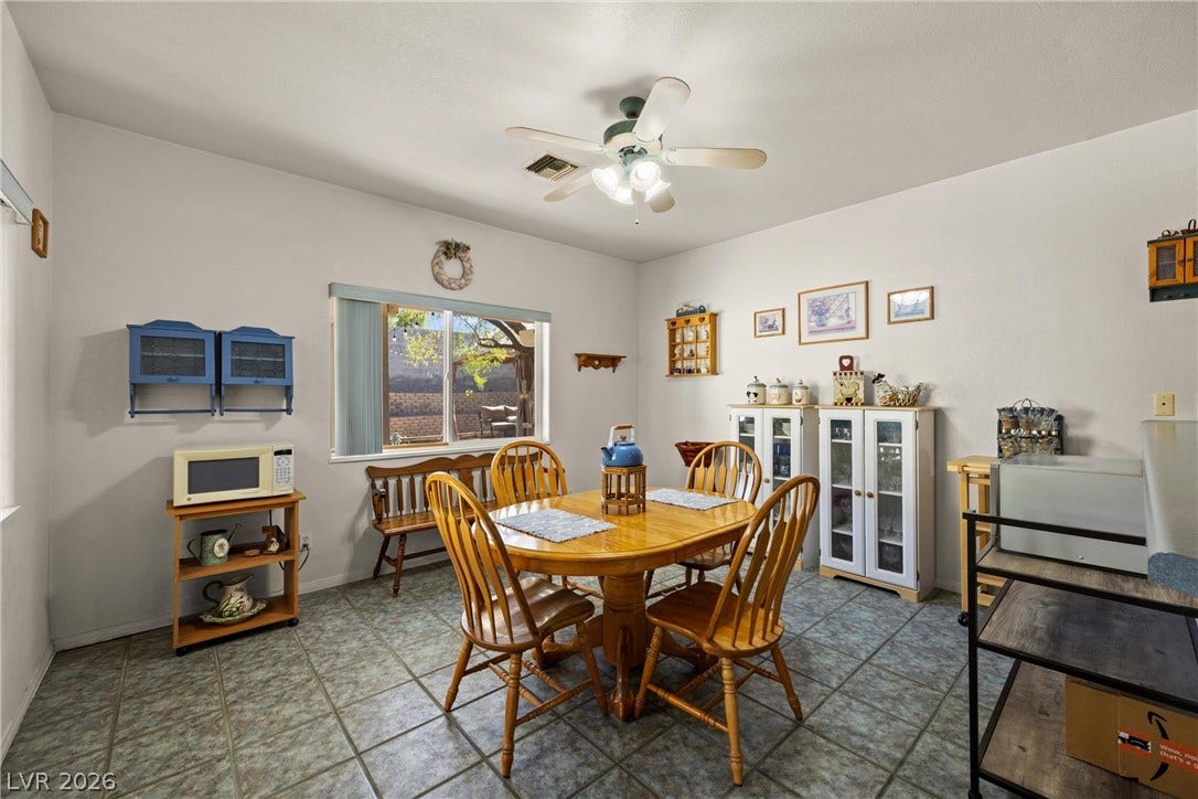 211 W Highland Drive, Henderson, NV 89015 Dining area