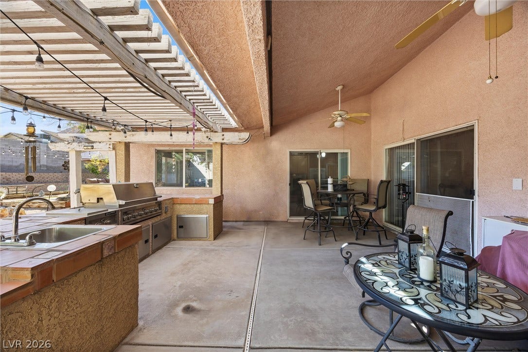 211 W Highland Drive, Henderson, NV 89015 Outdoor BBQ and refigerator