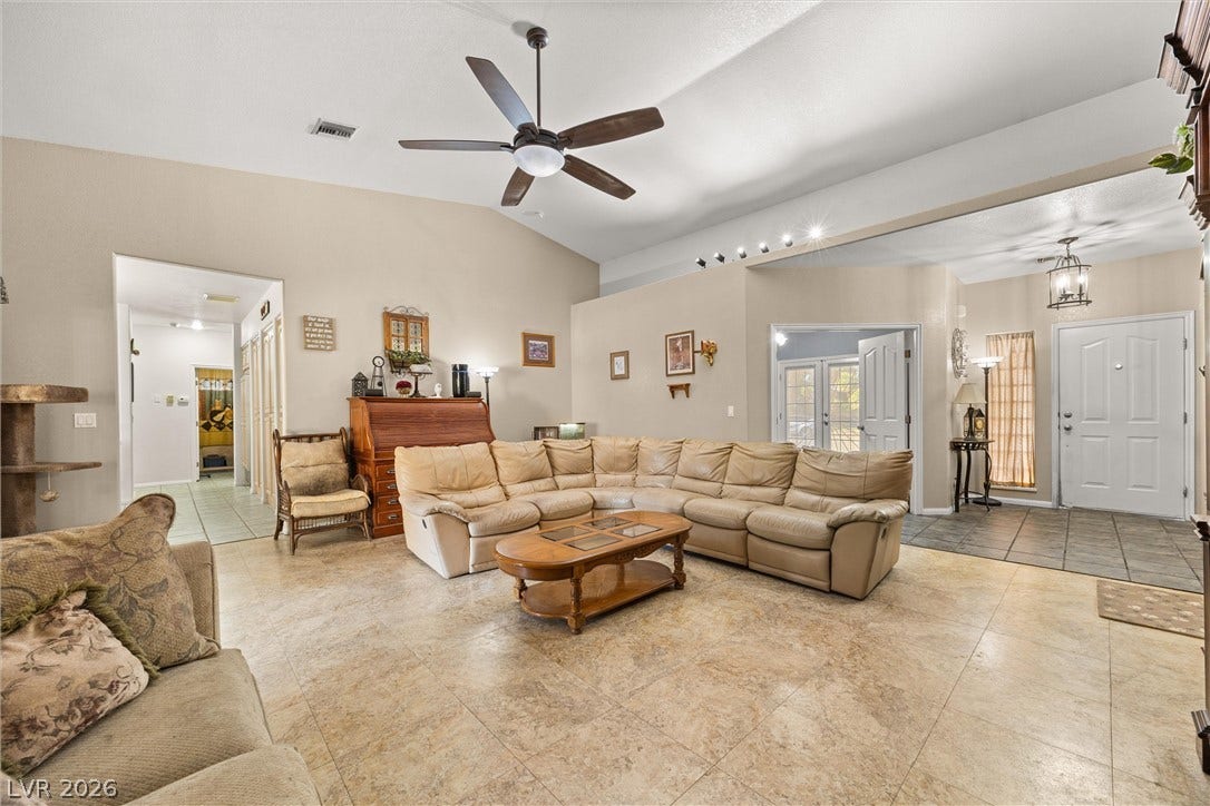 211 W Highland Drive, Henderson, NV 89015 211 W Highland Drive, Henderson, NV 89015