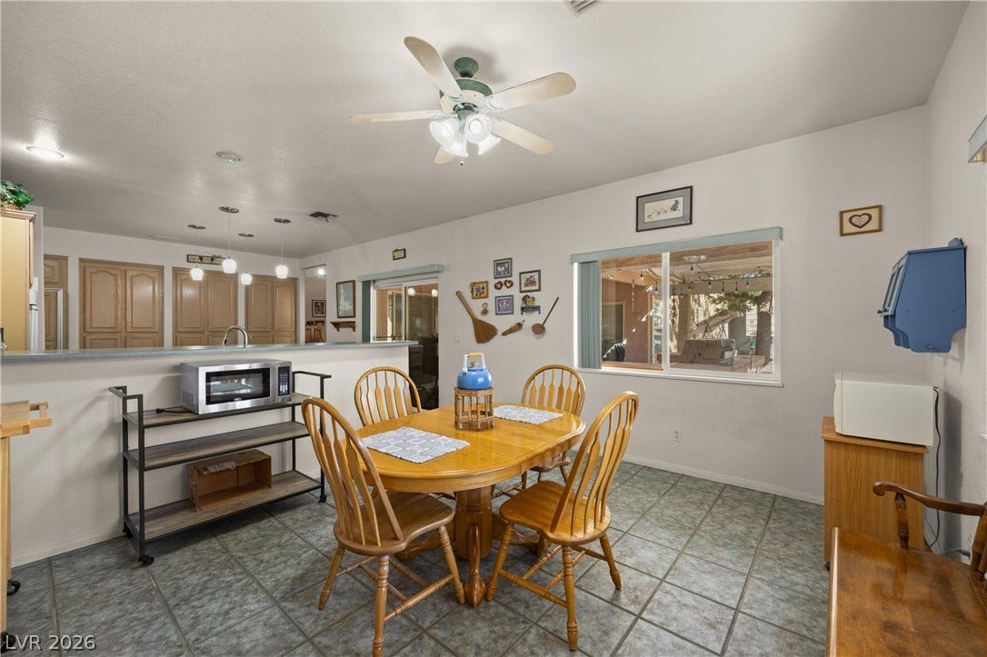 211 W Highland Drive, Henderson, NV 89015 211 W Highland Drive, Henderson, NV 89015