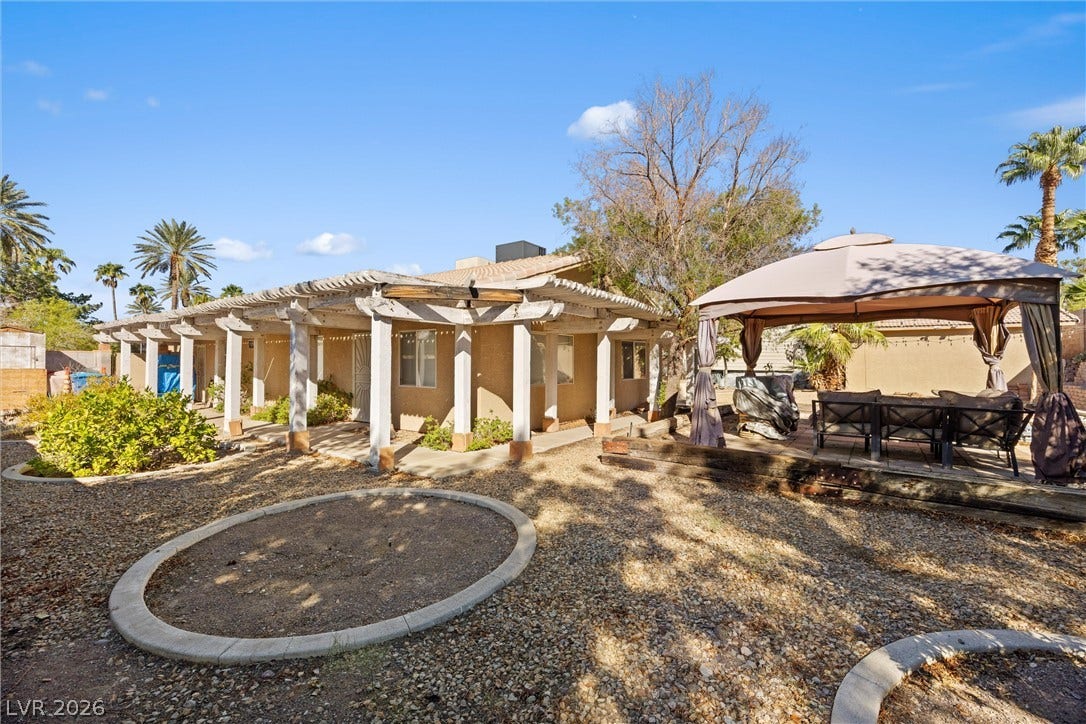 211 W Highland Drive, Henderson, NV 89015 211 W Highland Drive, Henderson, NV 89015