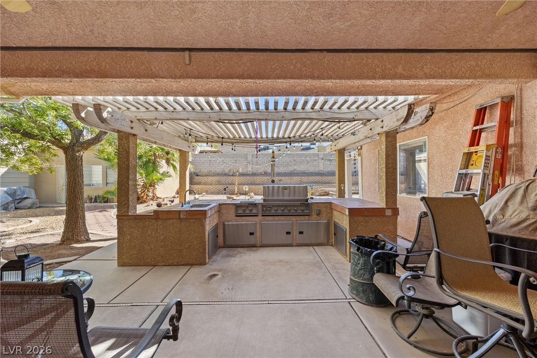 211 W Highland Drive, Henderson, NV 89015 Just off living room