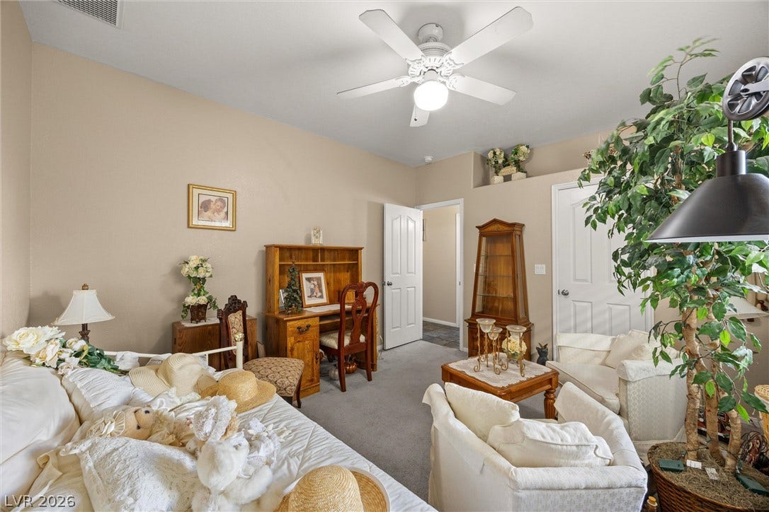 211 W Highland Drive, Henderson, NV 89015 211 W Highland Drive, Henderson, NV 89015