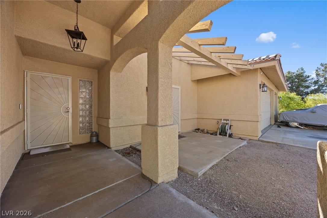 211 W Highland Drive, Henderson, NV 89015 front entry