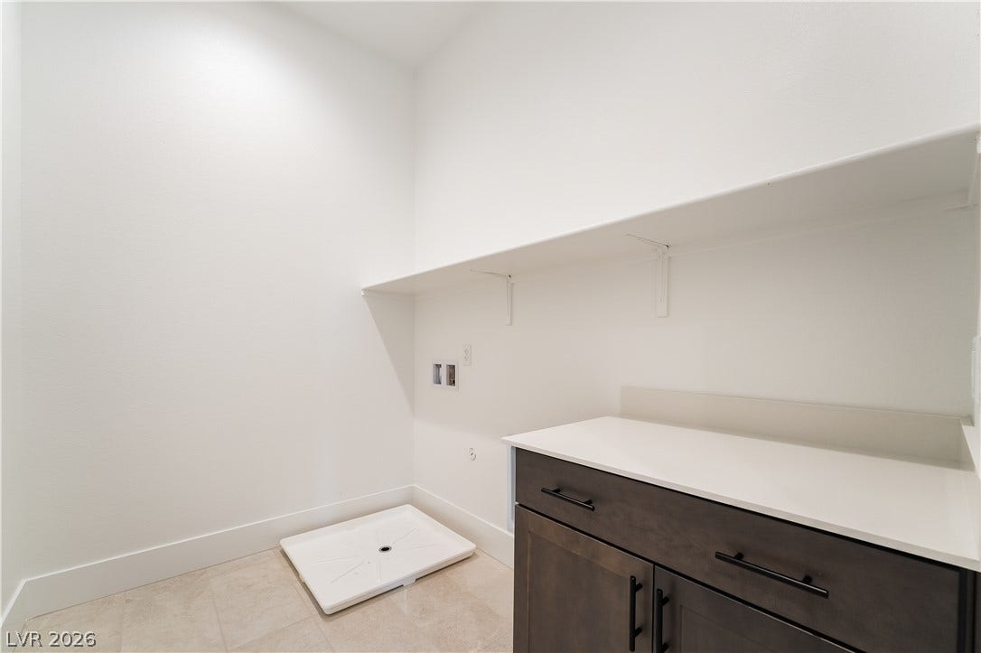 Photos are for illustrative purposes only and may not depict the actual home. Images are of the same floorplan; however, interior selections, finishes, colors and included features may vary.