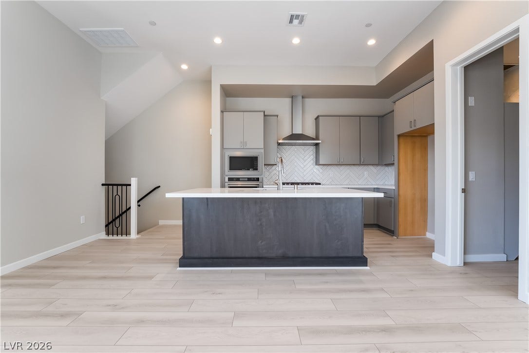 Photos are for illustrative purposes only and may not depict the actual home. Images are of the same floorplan; however, interior selections, finishes, colors and included features may vary.