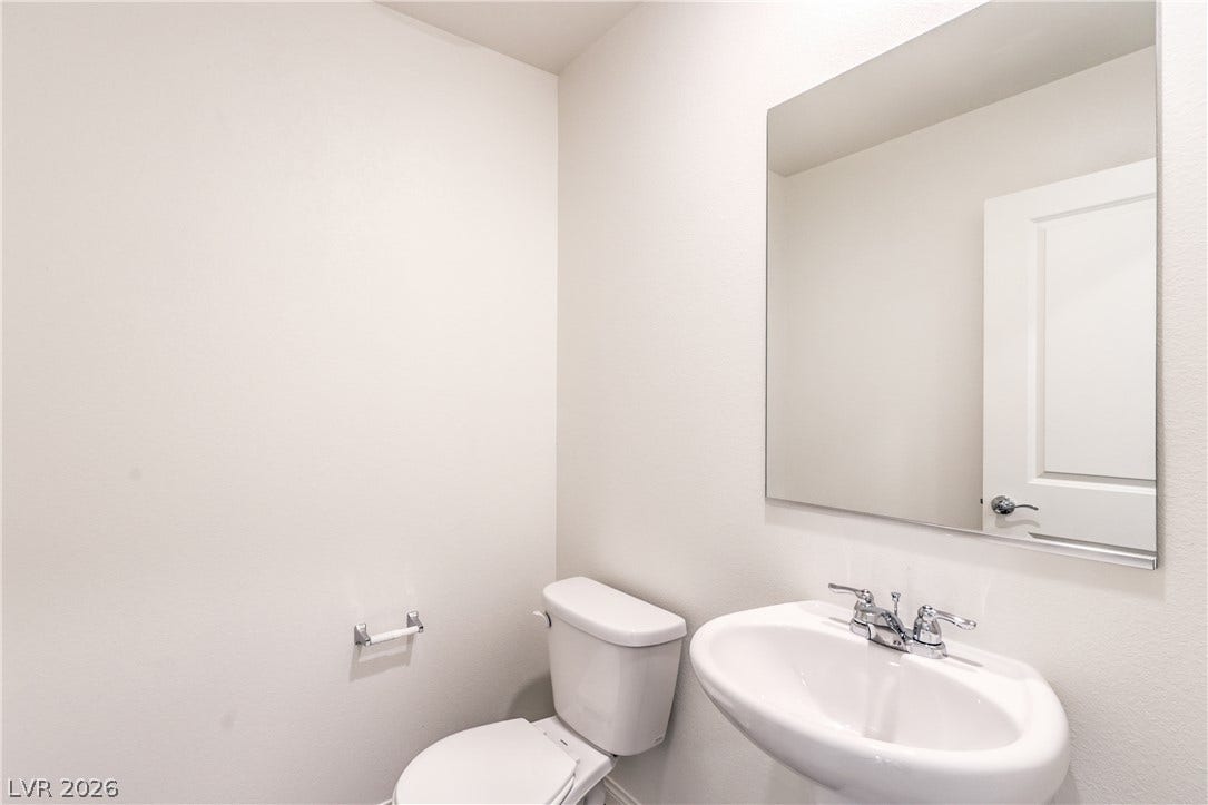 1208 Sun Parakeet Drive, Henderson, NV 89011 Photos are of the model home, actual finishes may vary.