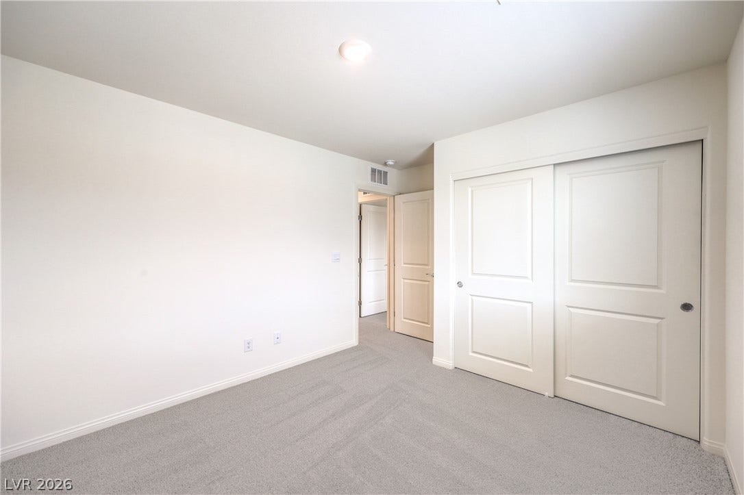 1208 Sun Parakeet Drive, Henderson, NV 89011 Photos are of the model home, actual finishes may vary.