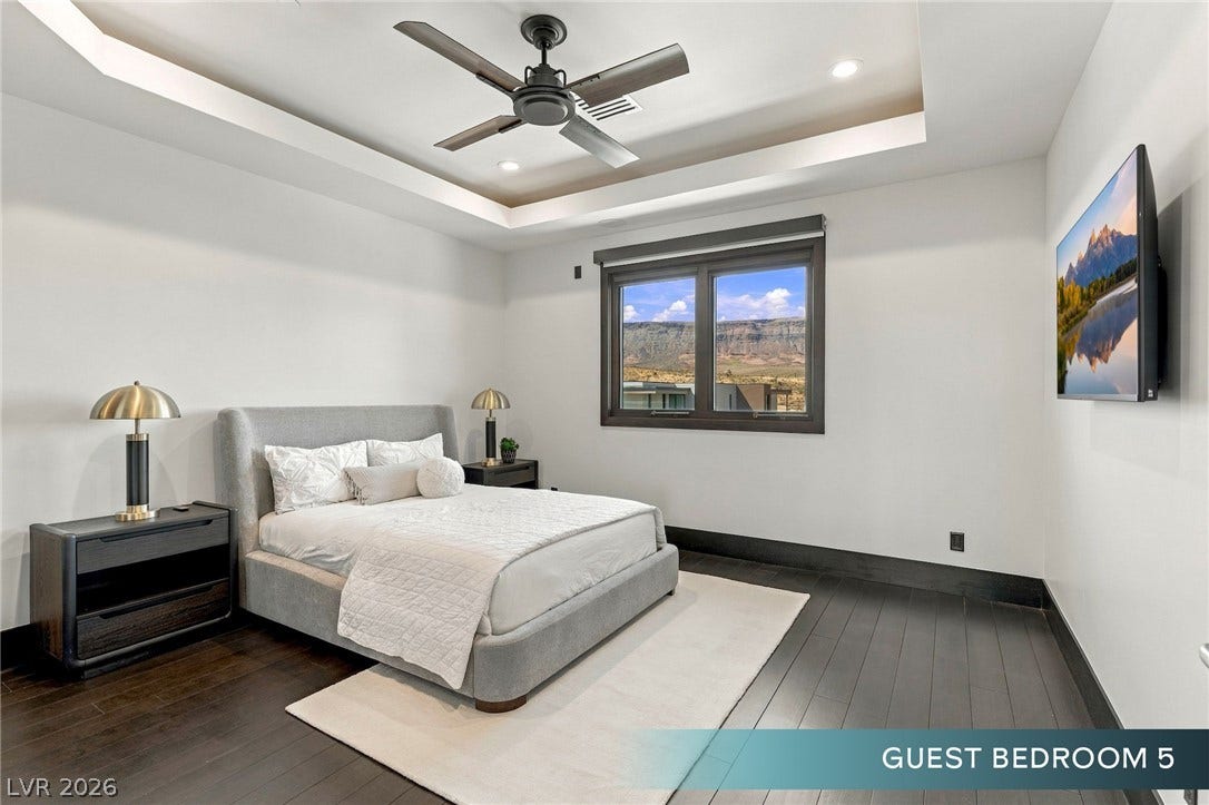 6 Bright Hollow Court, Las Vegas, NV 89135