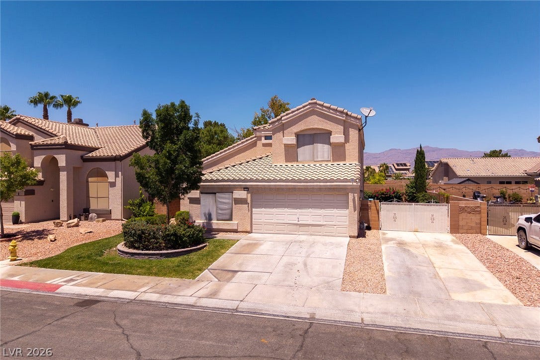 Two-story 2420 sq. ft., 5 bdrm / 3 ba home w/ gated RV parking in popular Copper Crest.