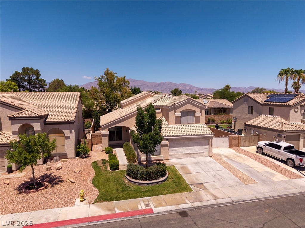In desirable Copper Crest 89130 neighborhood.
