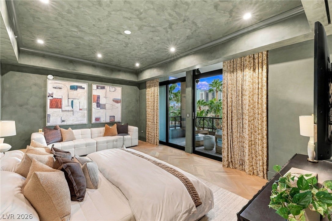 1 Hughes Center Drive, #507, Las Vegas, NV 89169