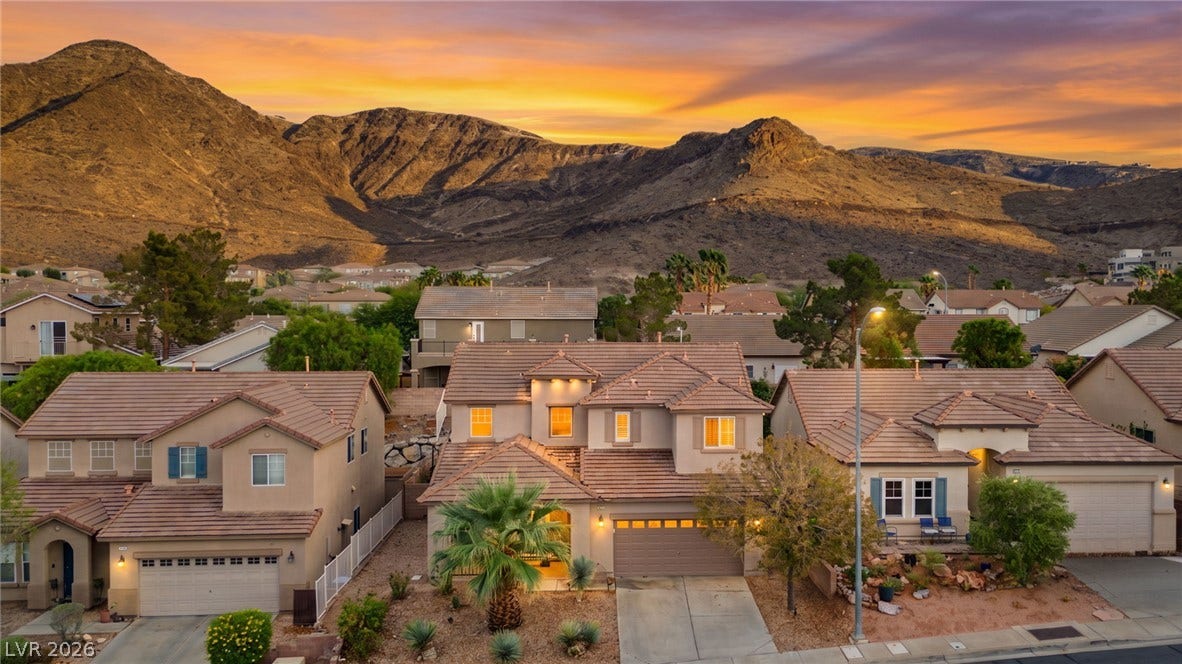 721 Pacific Cascades Drive, Henderson, NV 89012 721 Pacific Cascades Drive, Henderson, NV 89012