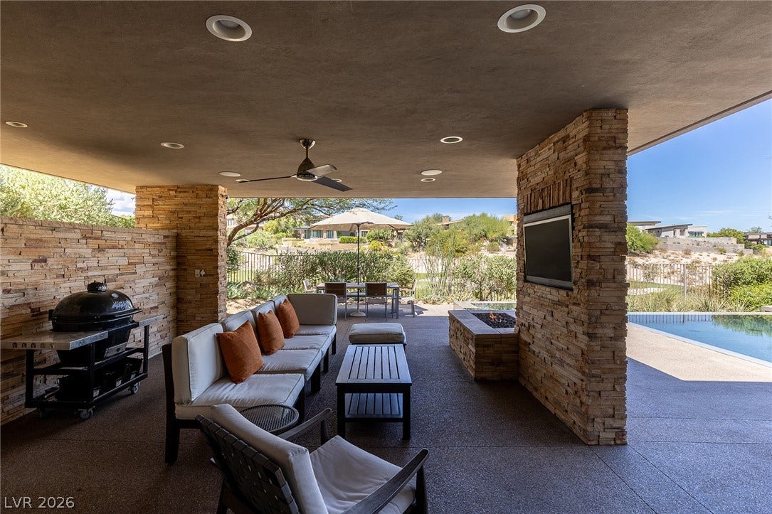 58 Meadowhawk Lane, Las Vegas, NV 89135 Veranda