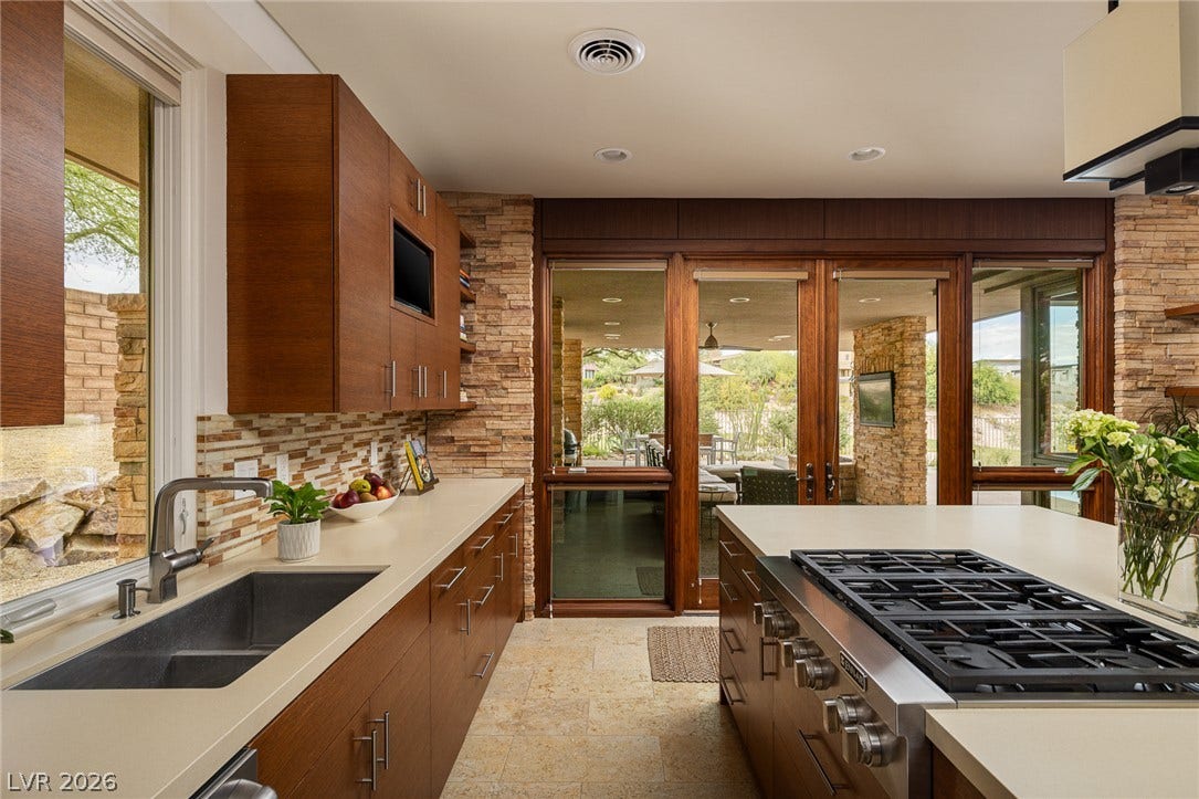 58 Meadowhawk Lane, Las Vegas, NV 89135 Gourmet Kitchen