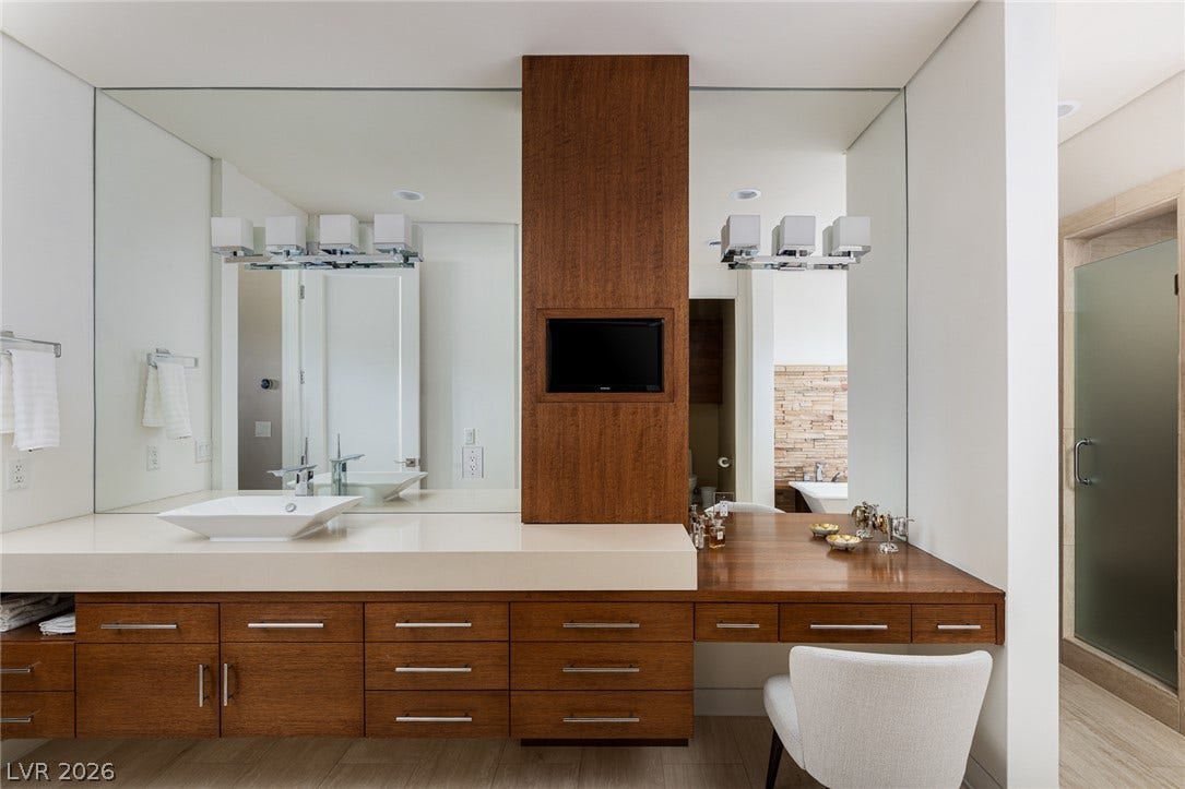 58 Meadowhawk Lane, Las Vegas, NV 89135 Primary Bathroom