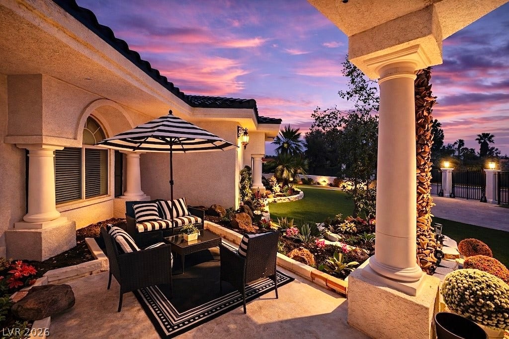 View of patio / terrace with an outdoor hangout area