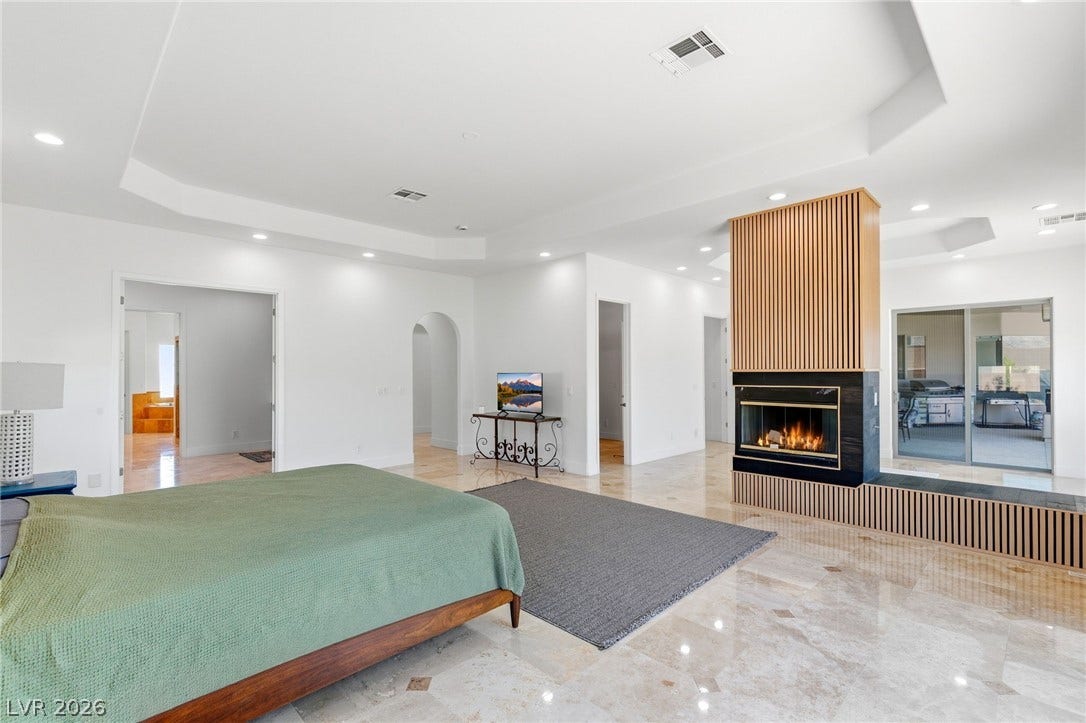 5625 N Chieftain Street, Las Vegas, NV 89149 5625 N Chieftain Street, Las Vegas, NV 89149