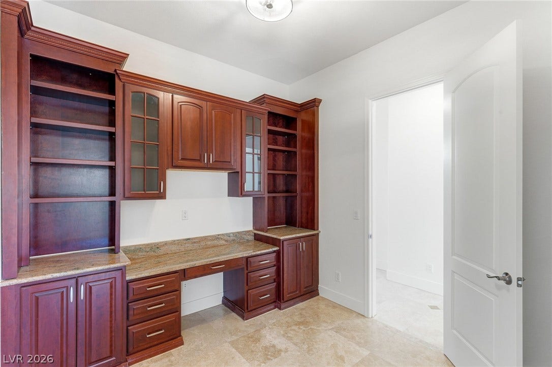 5625 N Chieftain Street, Las Vegas, NV 89149 5625 N Chieftain Street, Las Vegas, NV 89149