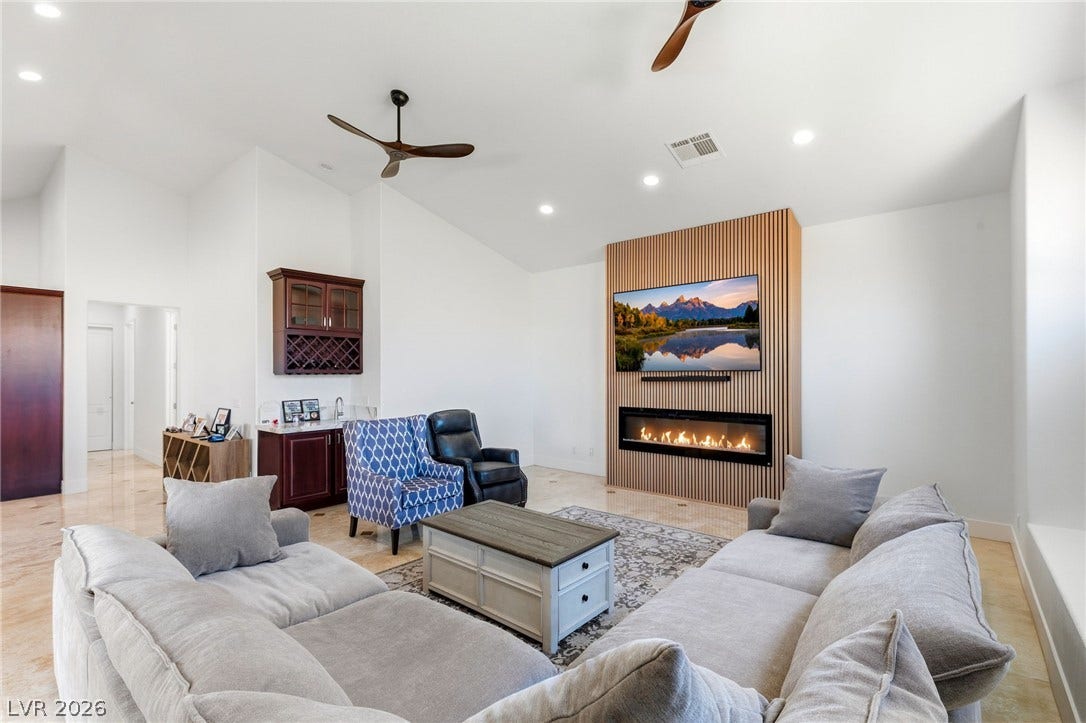 5625 N Chieftain Street, Las Vegas, NV 89149 5625 N Chieftain Street, Las Vegas, NV 89149