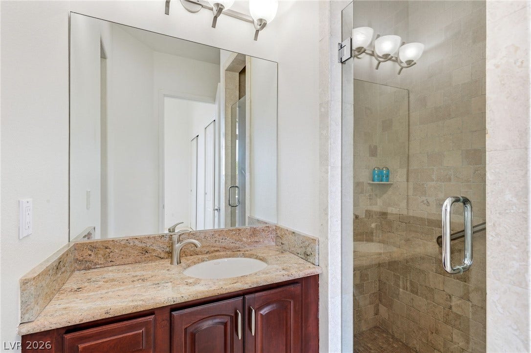 5625 N Chieftain Street, Las Vegas, NV 89149 5625 N Chieftain Street, Las Vegas, NV 89149