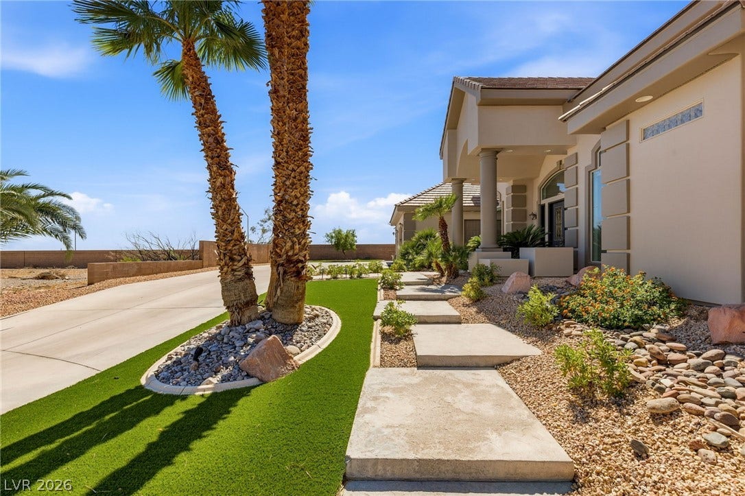 5625 N Chieftain Street, Las Vegas, NV 89149 5625 N Chieftain Street, Las Vegas, NV 89149