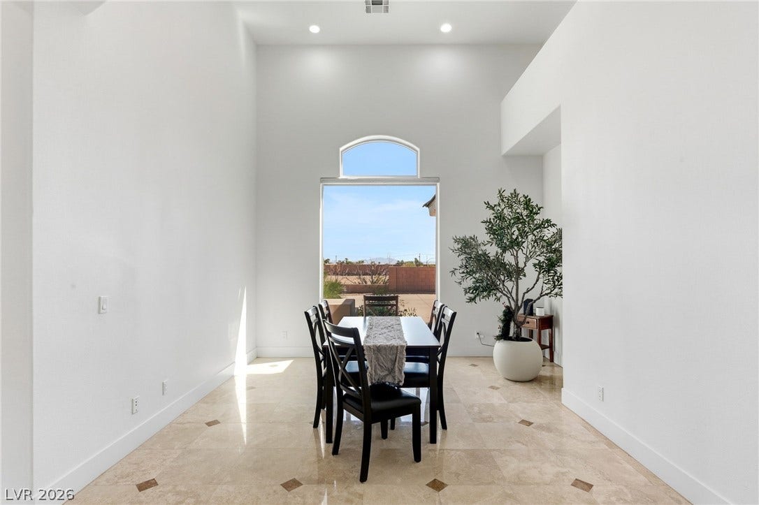 5625 N Chieftain Street, Las Vegas, NV 89149 5625 N Chieftain Street, Las Vegas, NV 89149