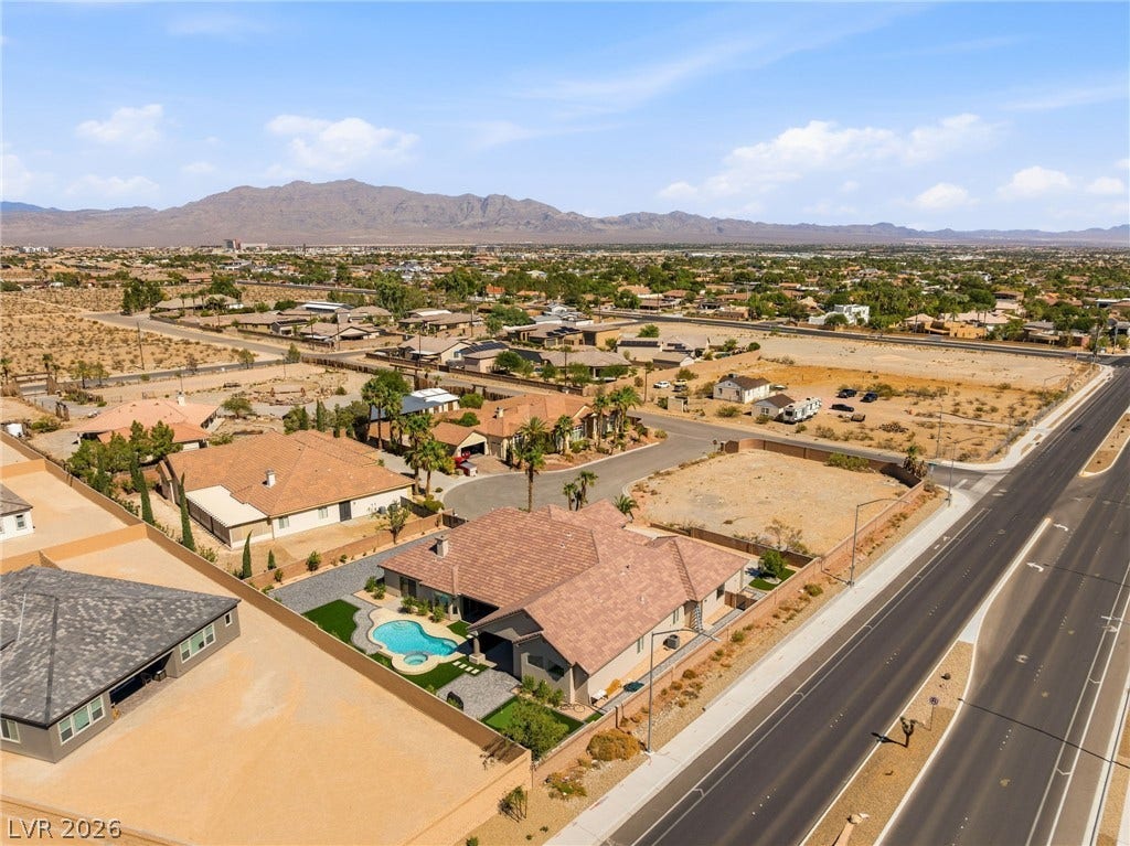 5625 N Chieftain Street, Las Vegas, NV 89149 5625 N Chieftain Street, Las Vegas, NV 89149