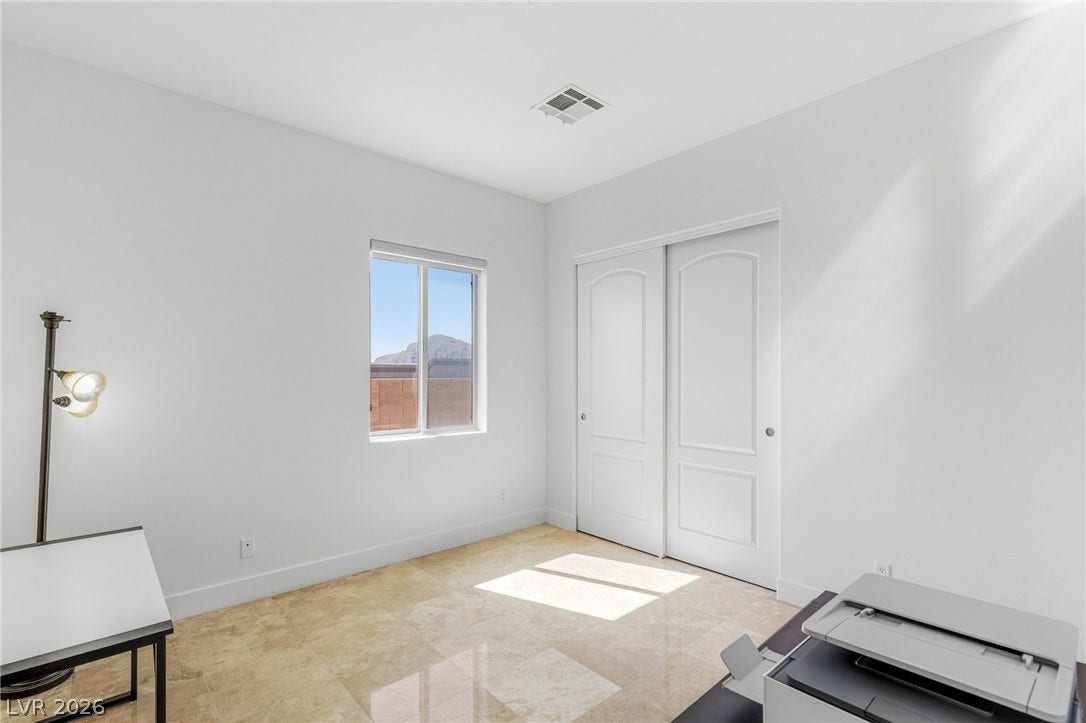 5625 N Chieftain Street, Las Vegas, NV 89149 5625 N Chieftain Street, Las Vegas, NV 89149
