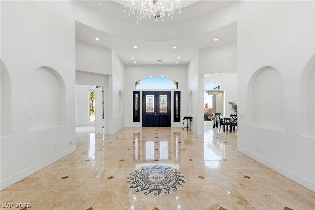 5625 N Chieftain Street, Las Vegas, NV 89149 5625 N Chieftain Street, Las Vegas, NV 89149