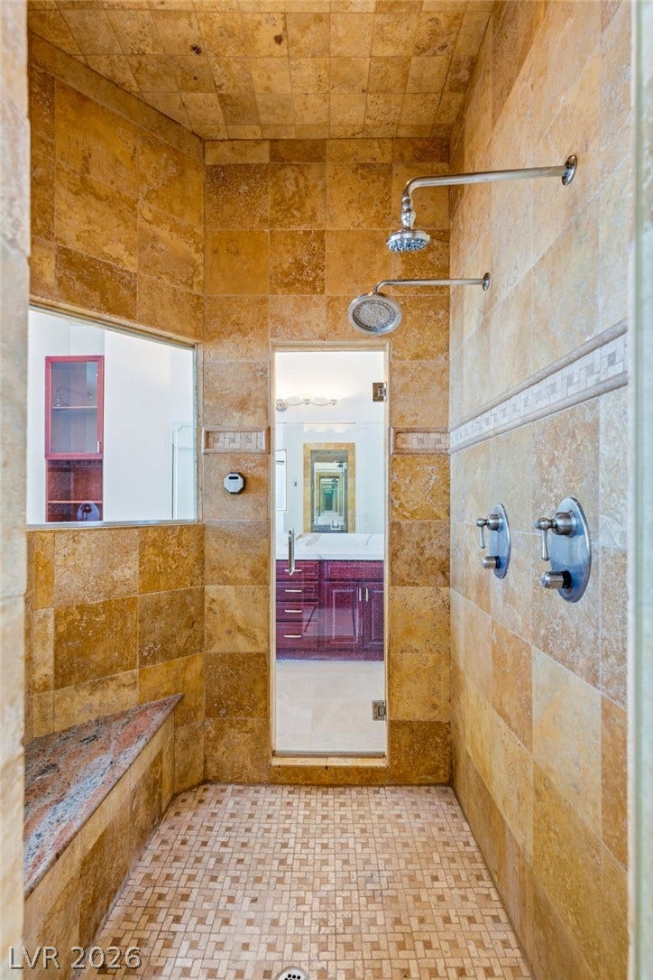 5625 N Chieftain Street, Las Vegas, NV 89149 5625 N Chieftain Street, Las Vegas, NV 89149