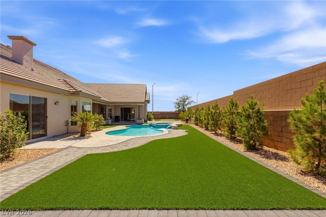 5625 N Chieftain Street, Las Vegas, NV 89149 5625 N Chieftain Street, Las Vegas, NV 89149
