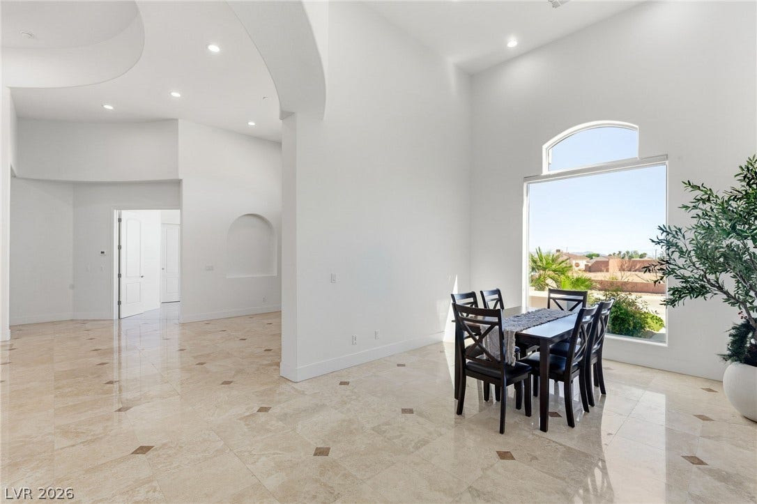 5625 N Chieftain Street, Las Vegas, NV 89149 5625 N Chieftain Street, Las Vegas, NV 89149