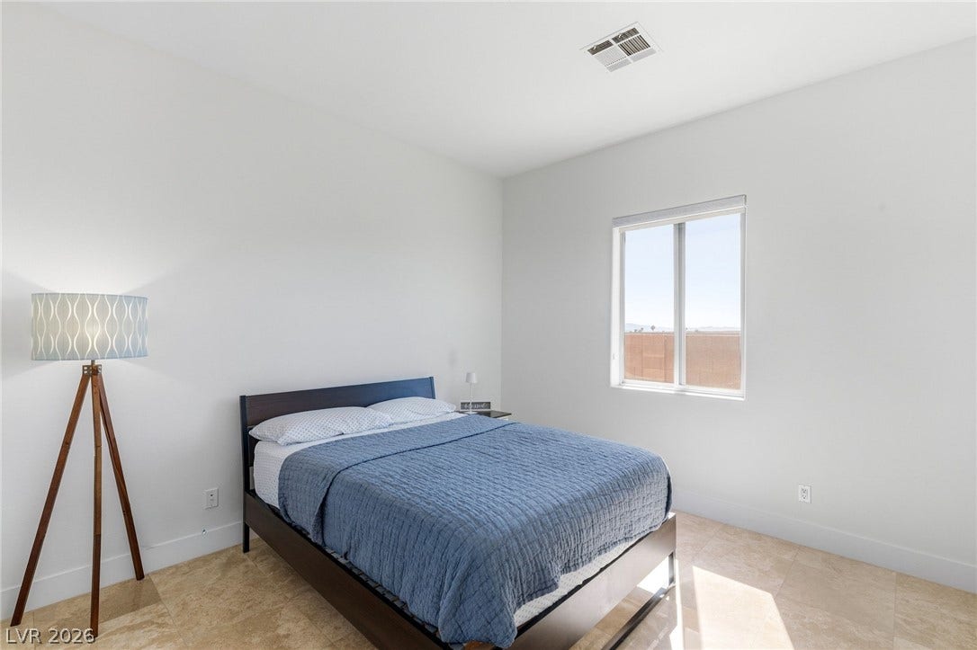 5625 N Chieftain Street, Las Vegas, NV 89149 5625 N Chieftain Street, Las Vegas, NV 89149