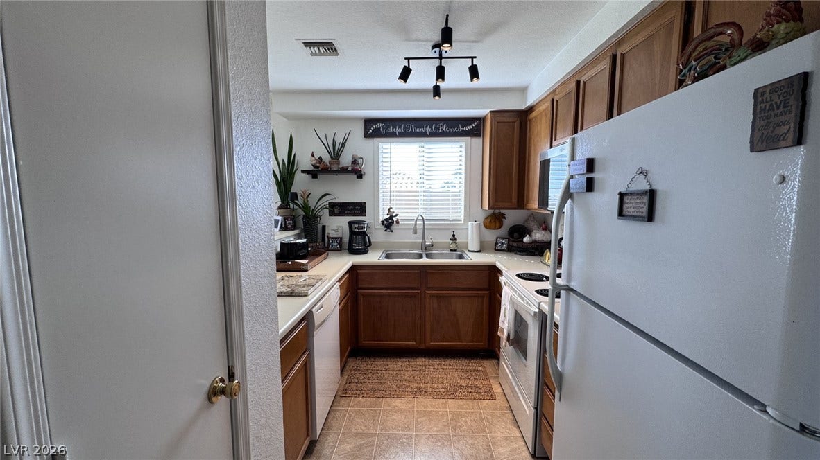 2241 Highpointe Drive, #201, Laughlin, NV 89029 2241 Highpointe Drive, #201, Laughlin, NV 89029