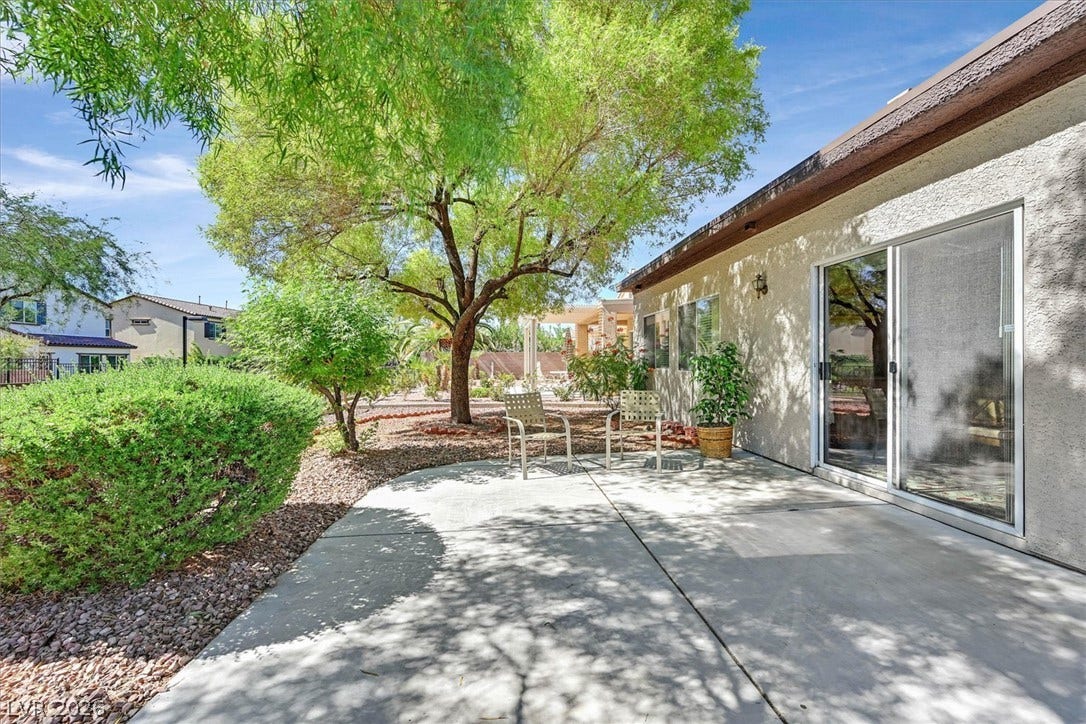 2162 Maple Heights Court, Henderson, NV 89052 Serene patio area