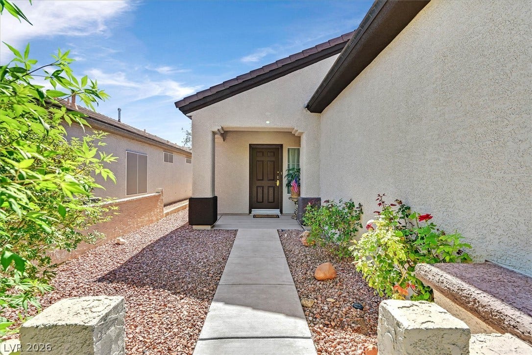 2162 Maple Heights Court, Henderson, NV 89052 Inviting front entry
