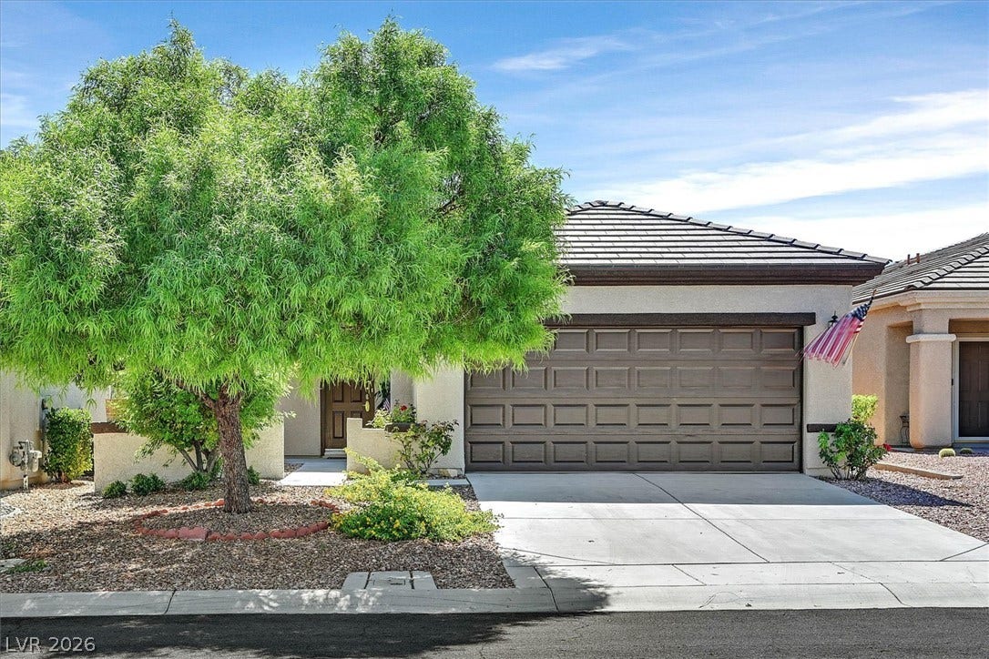 2162 Maple Heights Court, Henderson, NV 89052 Easy care landscaping