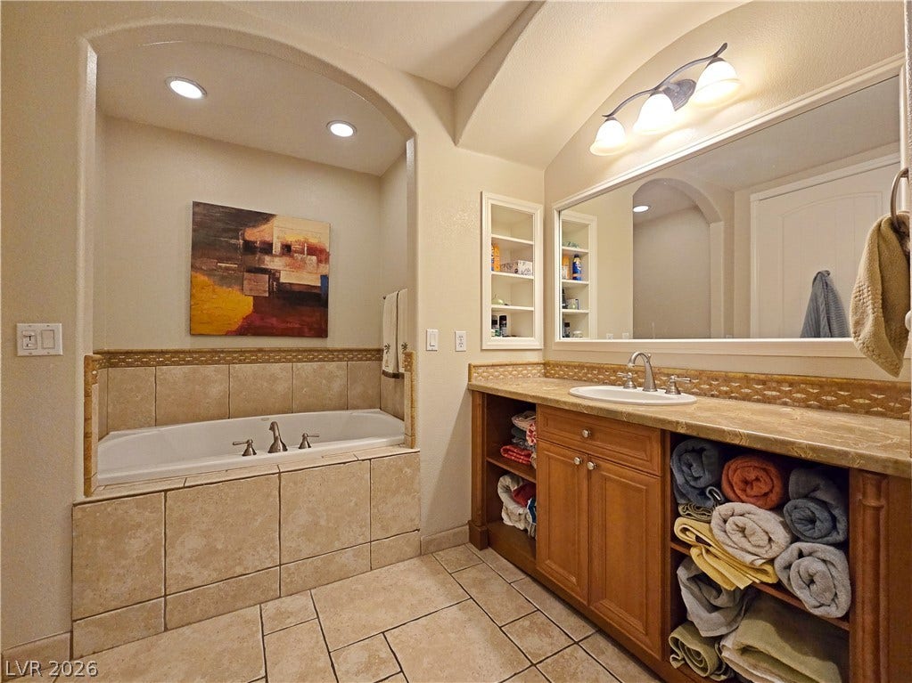 25 Via Visione, #104, Henderson, NV 89011 25 Via Visione, #104, Henderson, NV 89011