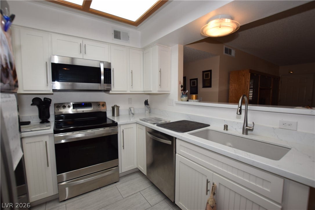 1575 W Warm Springs Road, #1514, Henderson, NV 89014 loads of cabinets