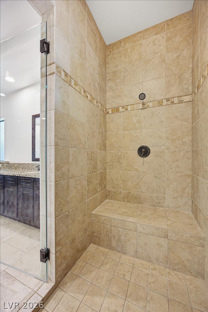 8030 Palm Cove Court, Las Vegas, NV 89129 Double Shower Heads and bench