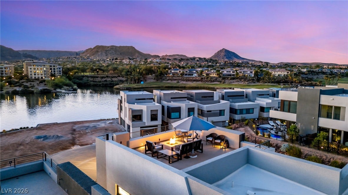 18 Heron Harbour Drive, Henderson, NV 89011 Dramatic mountain and water vistas surround this modern rooftop terrace designed for entertaining.