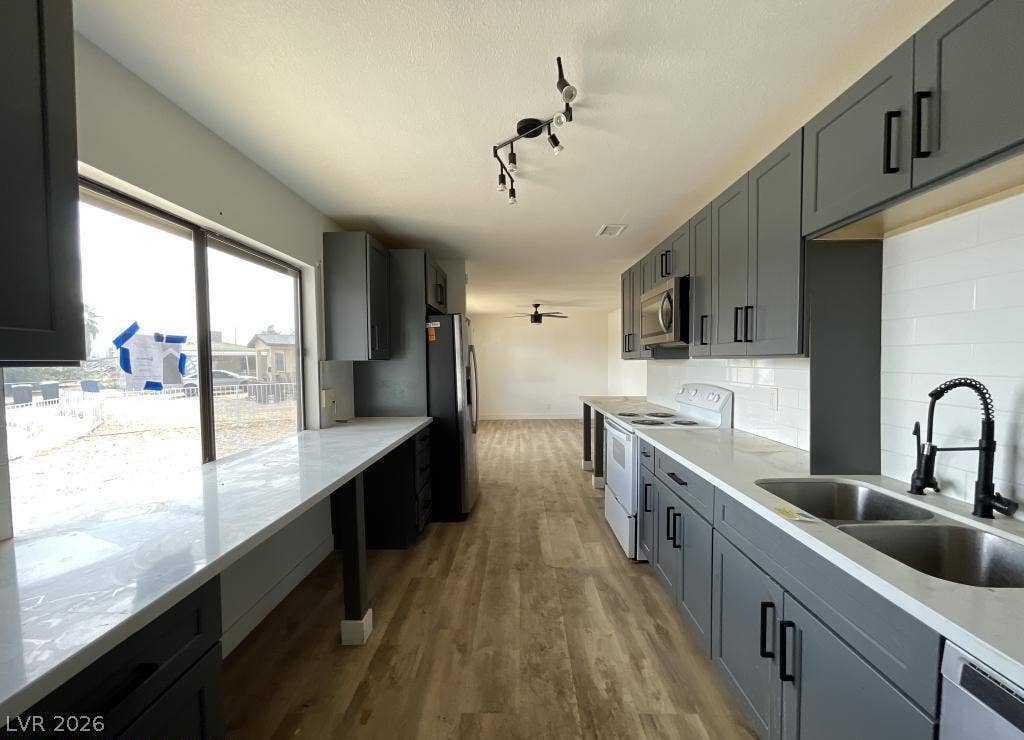 720 Kasper Avenue, Las Vegas, NV 89106 720 Kasper Avenue, Las Vegas, NV 89106