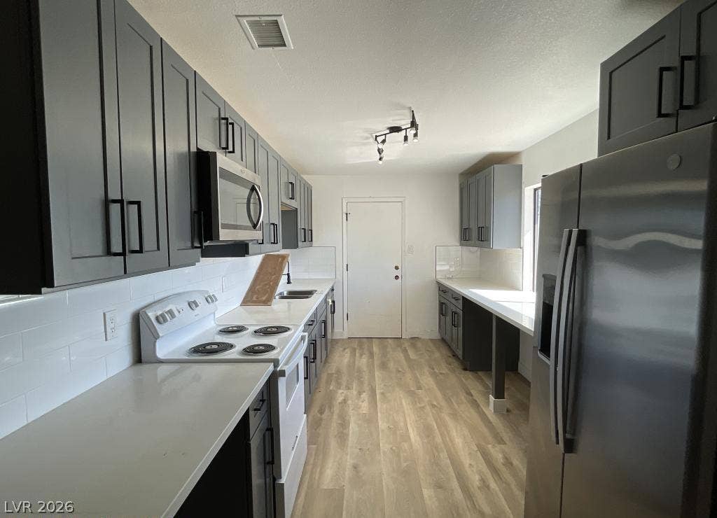 720 Kasper Avenue, Las Vegas, NV 89106 720 Kasper Avenue, Las Vegas, NV 89106
