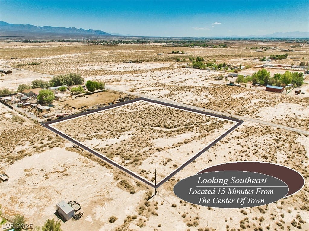 1650 W Bluebird Avenue, Pahrump, NV 89060
