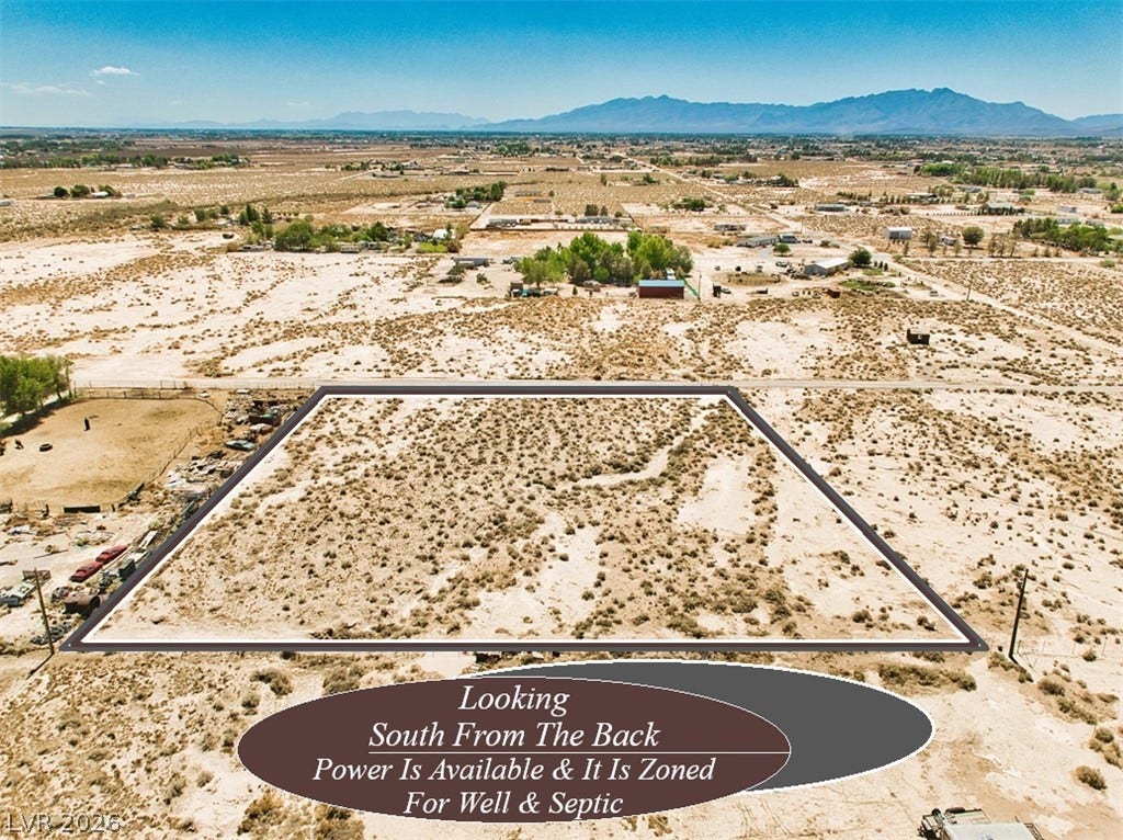 1650 W Bluebird Avenue, Pahrump, NV 89060