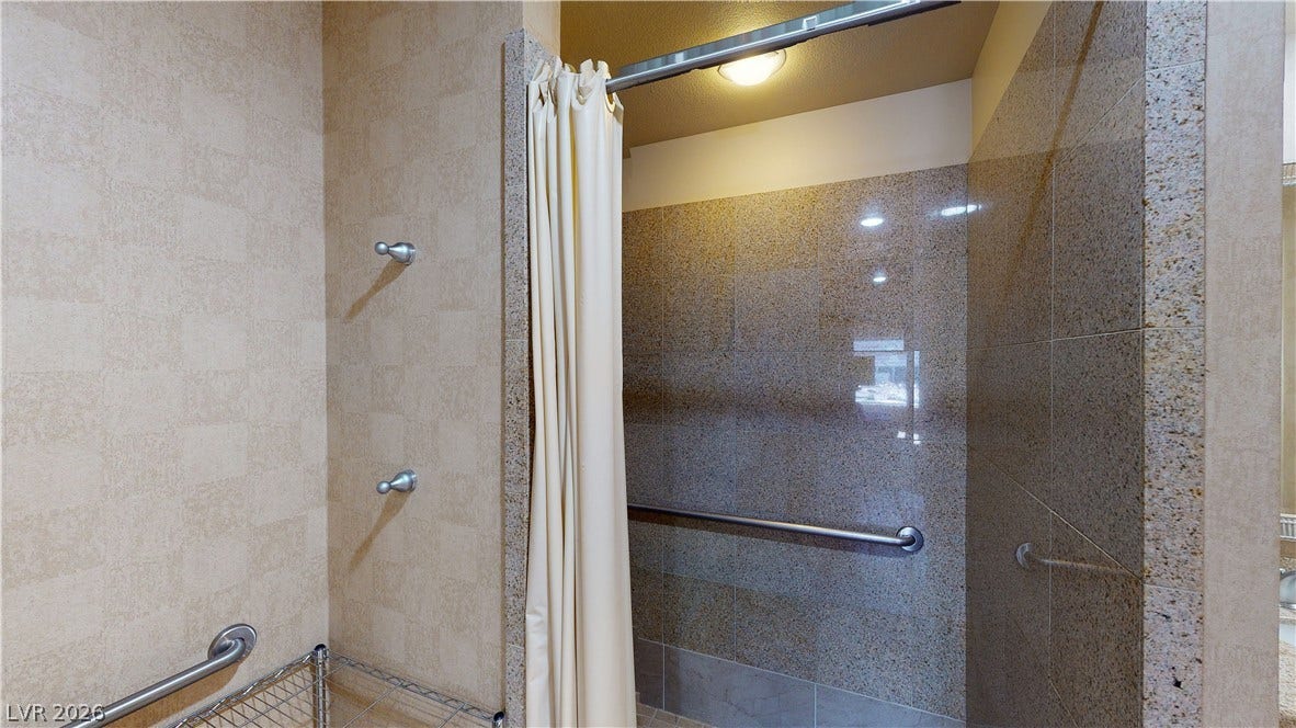 211 E Flamingo Road, #202, Las Vegas, NV 89169 211 E Flamingo Road, #202, Las Vegas, NV 89169