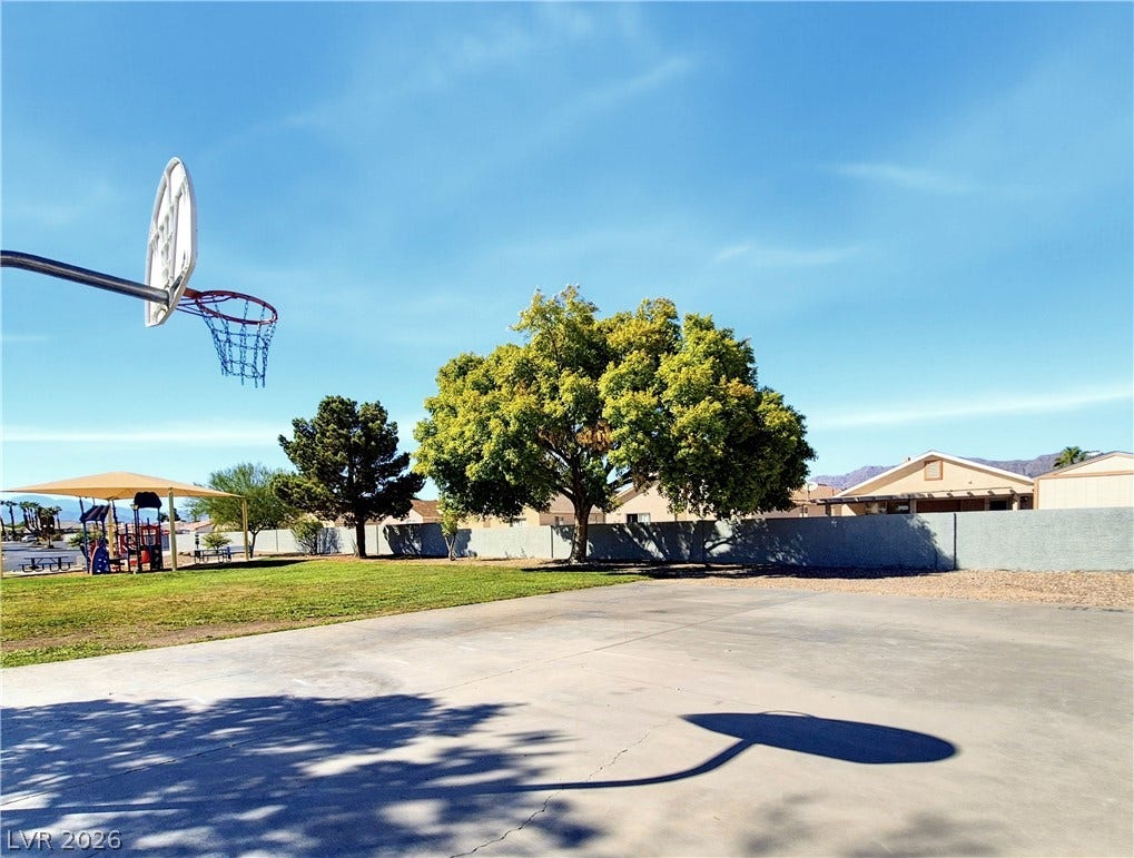 633 Roberta Alecia Avenue, North Las Vegas, NV 89031 633 Roberta Alecia Avenue, North Las Vegas, NV 89031