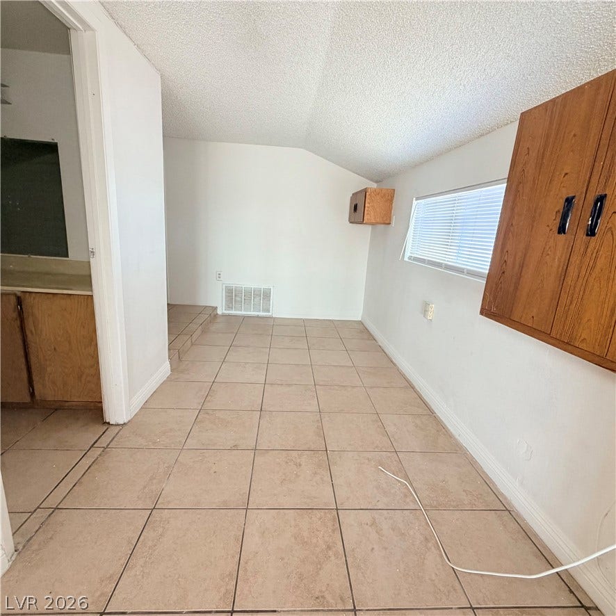 5216 Doe Avenue, Las Vegas, NV 89146 5216 Doe Avenue, Las Vegas, NV 89146