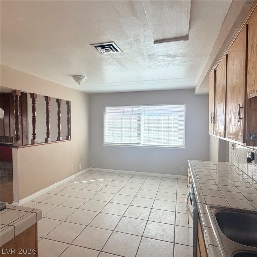 5216 Doe Avenue, Las Vegas, NV 89146 5216 Doe Avenue, Las Vegas, NV 89146